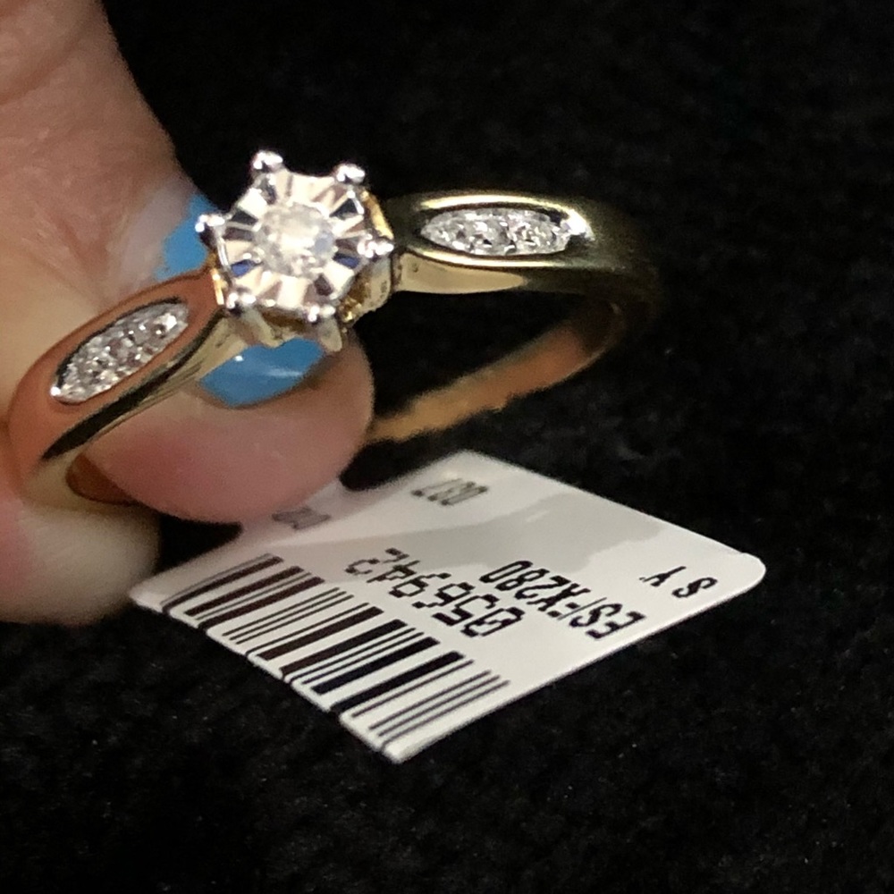 Diamond Engagement Solitaire ring - Picture 6 of 12